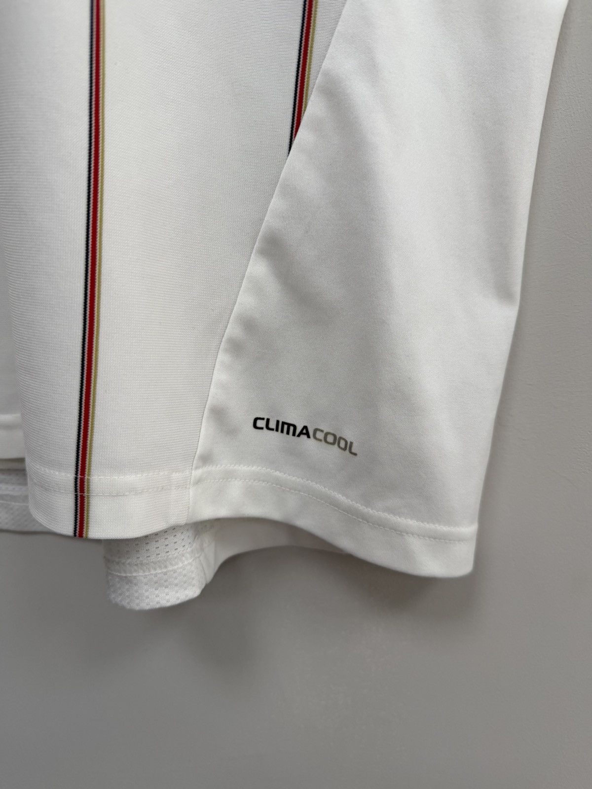 Adidas Liverpool FC 2010 Away Football Jersey #8 Gerrard Adidas Size US L / EU 52-54 / 3 - 7 Thumbnail