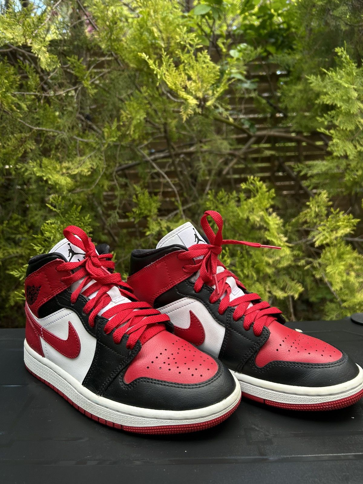 Jordan Brand Jordan 1 Mid "White Red Black" Women Size Us 5 Uk 4 Size US 6.5 / IT 36.5 - 1 Thumbnail