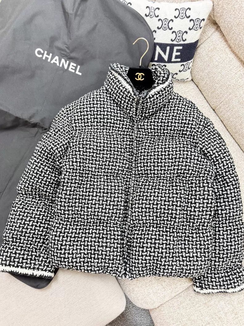 Chanel Chanel Black and white color-blocked checkered tweed knitt Size XS / US 0-2 / IT 36-38 - 2 Thumbnail