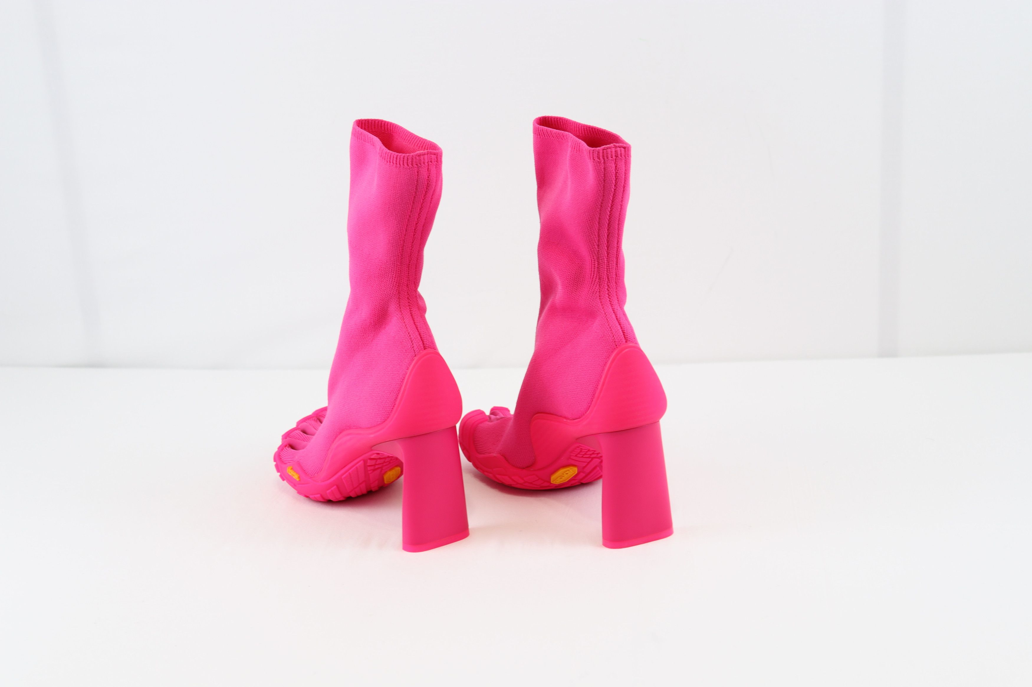 Balenciaga o1rshd1 Monocolor Knit Heeled Toe Boots in Fluo Pink Size US 7 / IT 37 - 9 Thumbnail