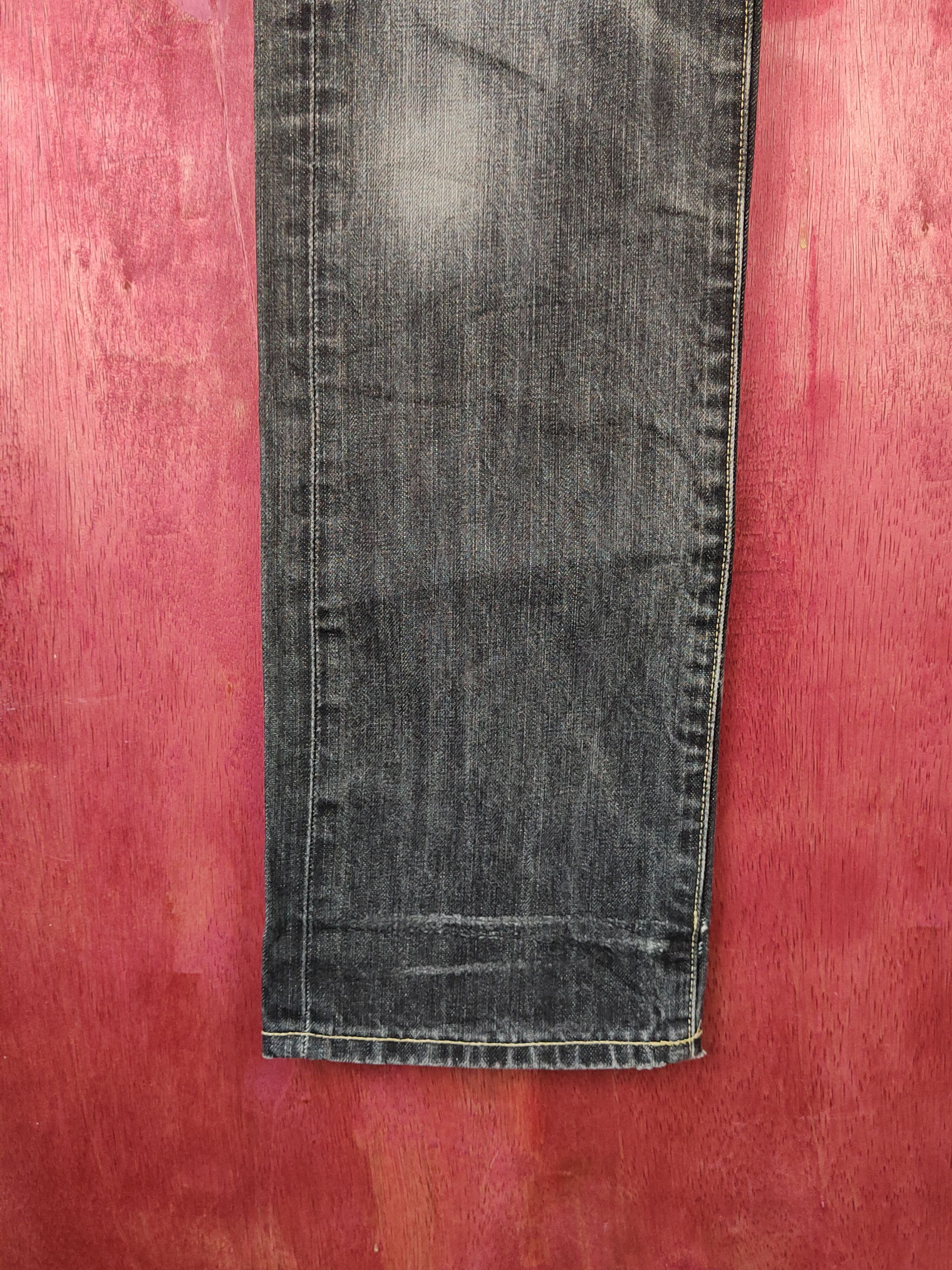 Japanese Brand Uniqlo Black Faded distressed ripped jeans Denim #S1604 Size US 30 / EU 46 - 4 Thumbnail