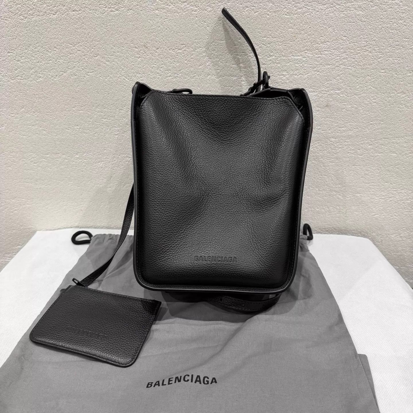 Balenciaga Balenciaga Tool 2.0 Small Bucket Bag New Unused Size ONE SIZE - 1 Thumbnail