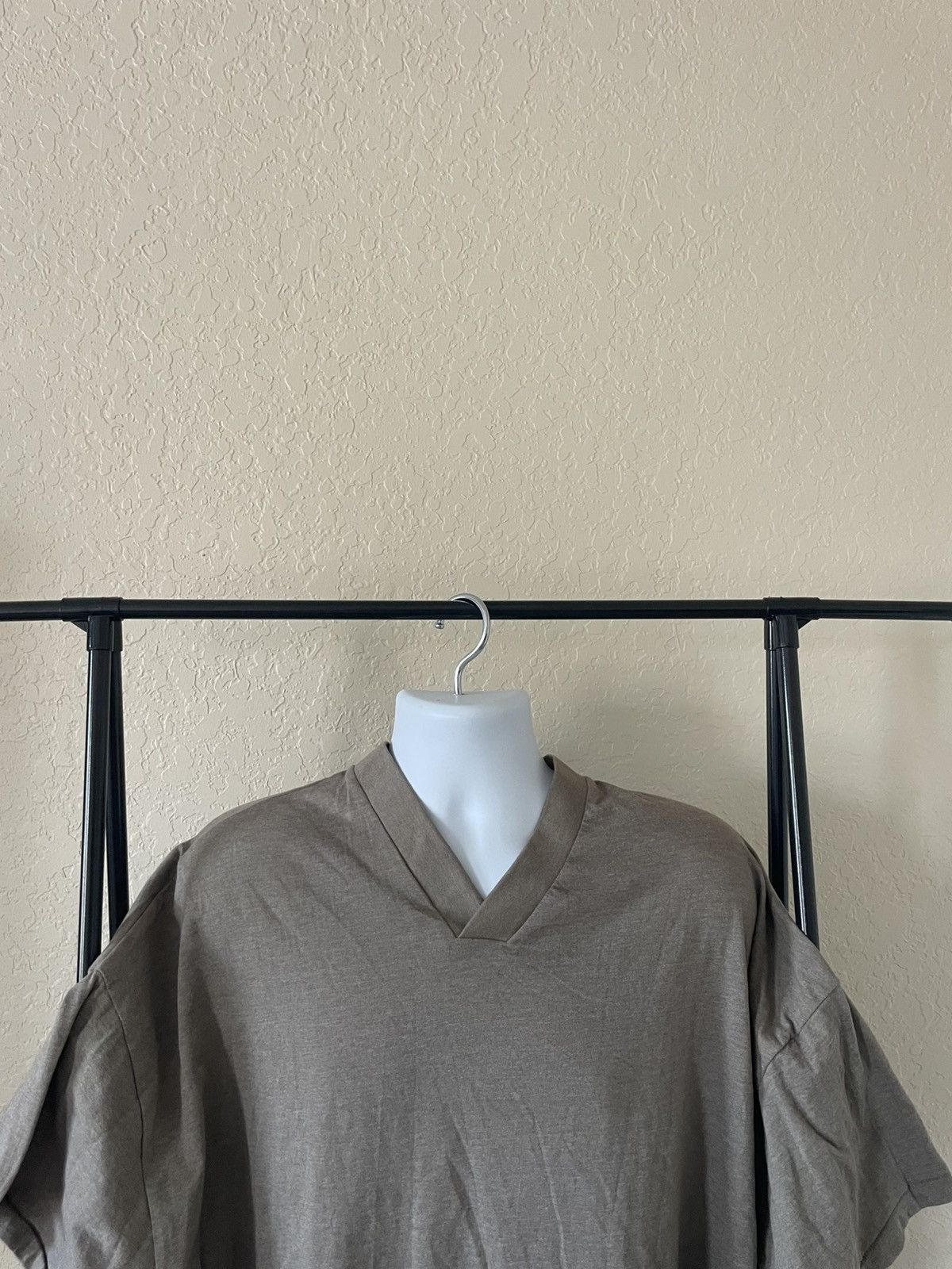 MNML Sheer Oversized V Neck tee nwt Size US M / EU 48-50 / 2 - 2 Thumbnail