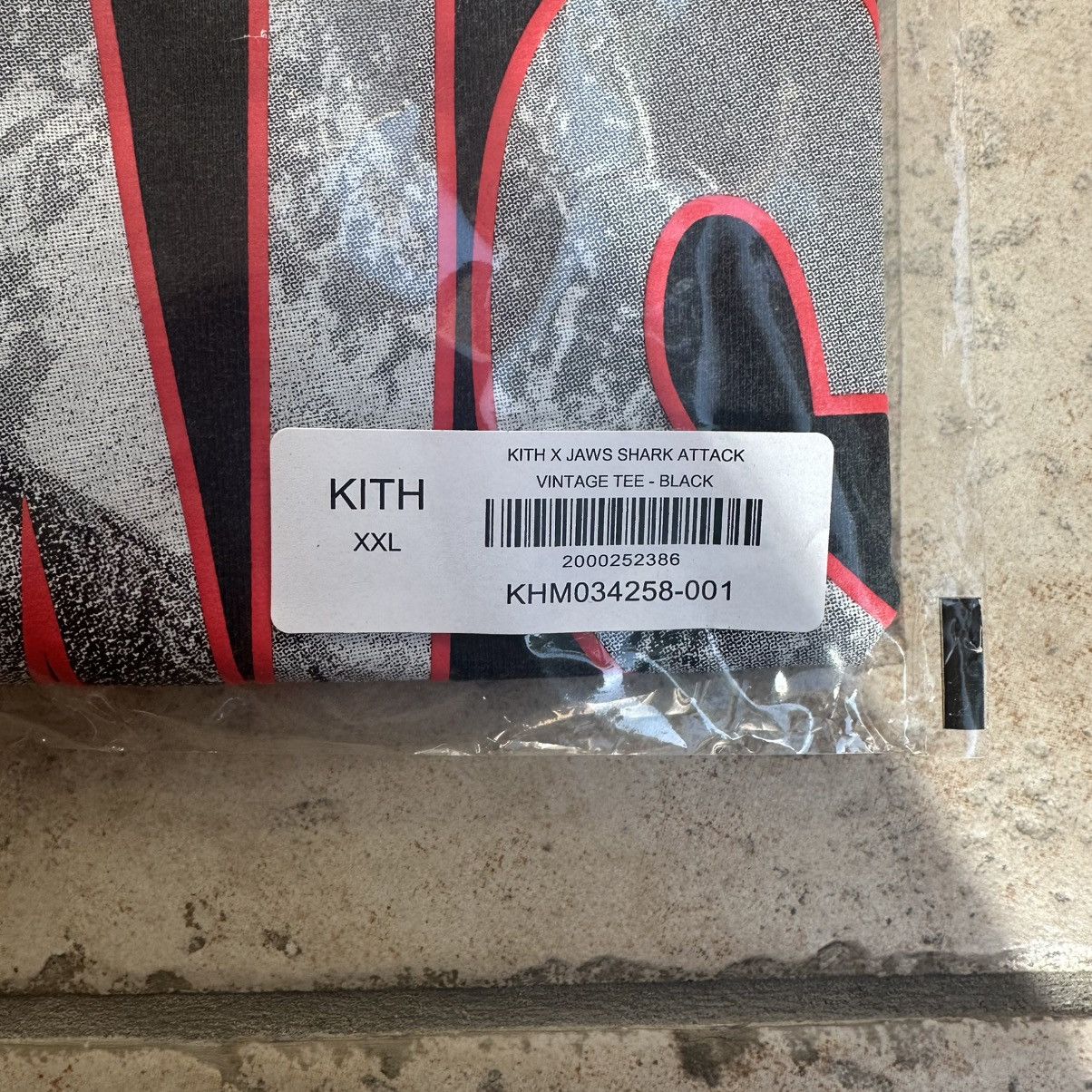 Kith Kith for JAWS Shark Attack Vintage Tee Black Size XXL Size US XXL / EU 58 / 5 - 2 Thumbnail