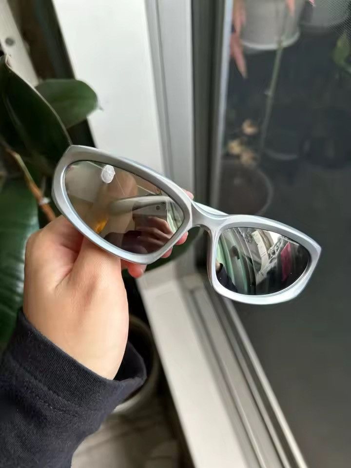 Vintage Style Y2K Sunglasses cyber retro rare cozy black