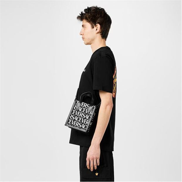 Versace o1g2r1mq0824 T-Shirts in Black Size US S / EU 44-46 / 1 - 4 Thumbnail