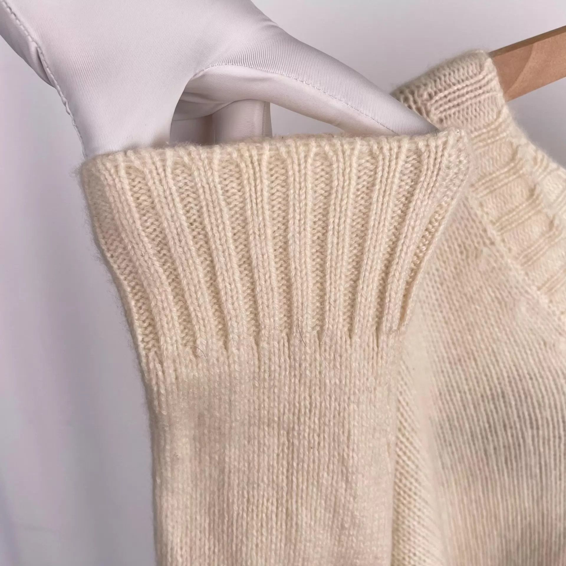 Dior Dior Cashmere White Top Size 36 Size XS / US 0-2 / IT 36-38 - 9 Thumbnail