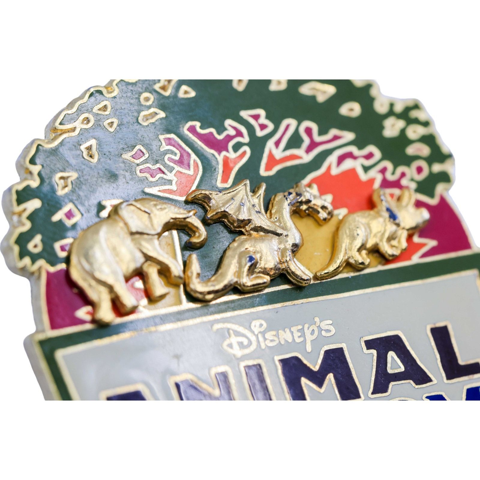 Disney Walt Disney World Animal Kingdom Theme Park 2000 Gold Pin Size ONE SIZE - 6 Thumbnail