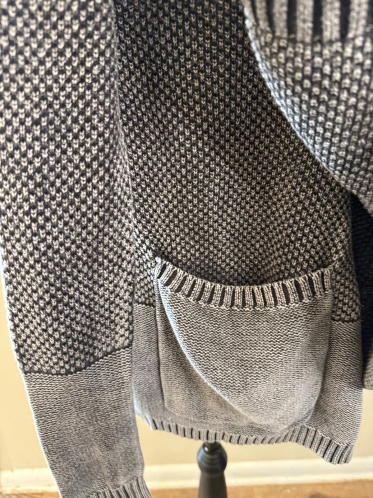 Other Ripcurl chunky knit gray distressed cardigan sweater SZ XS Size XS / US 0-2 / IT 36-38 - 5 Thumbnail