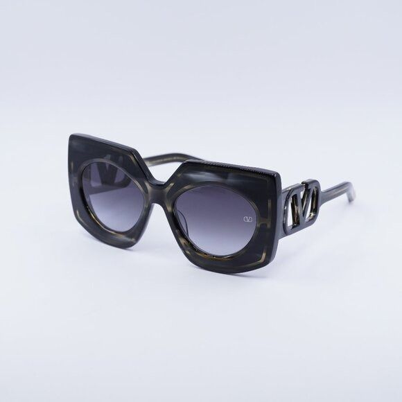 Valentino Valentino V-TRE VLS-101A Sunglasses Shiny Black  display picture 3