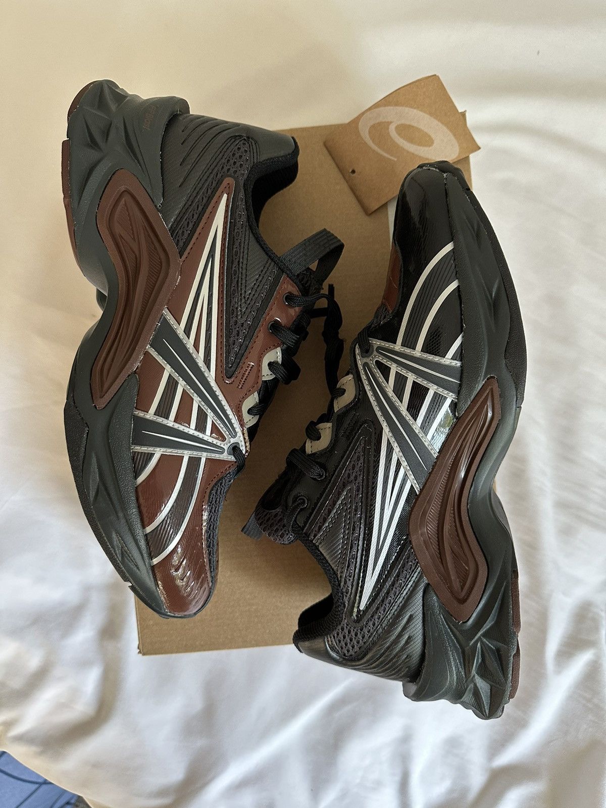 Asics × Kiko Kostadinov ASICS HN2-S Protoblast Chocolate Brown Graphite Grey Size US 8 / EU 41 - 3 Thumbnail
