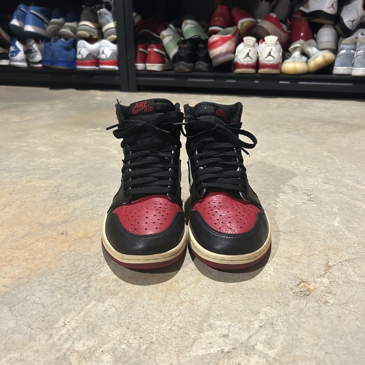 Jordan Brand × Nike Air Jordan 1 Retro High OG Bred Toe 2018 US 8 Size US 8 / EU 41 - 4 Thumbnail