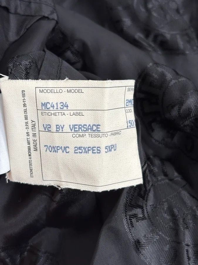 Vintage 2000s Gianni Versace Black Classy Premium Belted Trench Coat Size US M / EU 48-50 / 2 - 12 Thumbnail