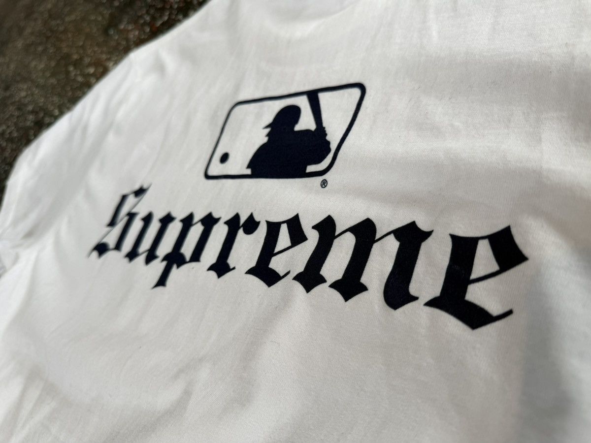 MLB × Supreme Supreme x MLB NY Yankee Tee Size US M / EU 48-50 / 2 - 5 Thumbnail