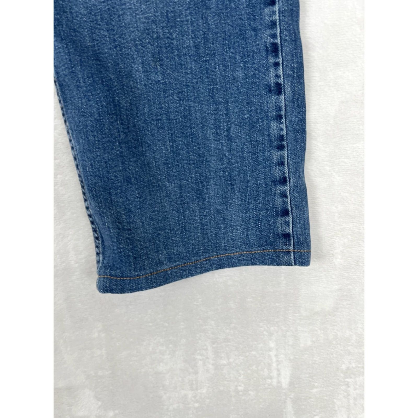 Levi's Levi's 513 Jeans Mens 40x27 Blue Denim Straight Leg Classic Medium Wash Size US 40 / EU 56 - 2 Thumbnail