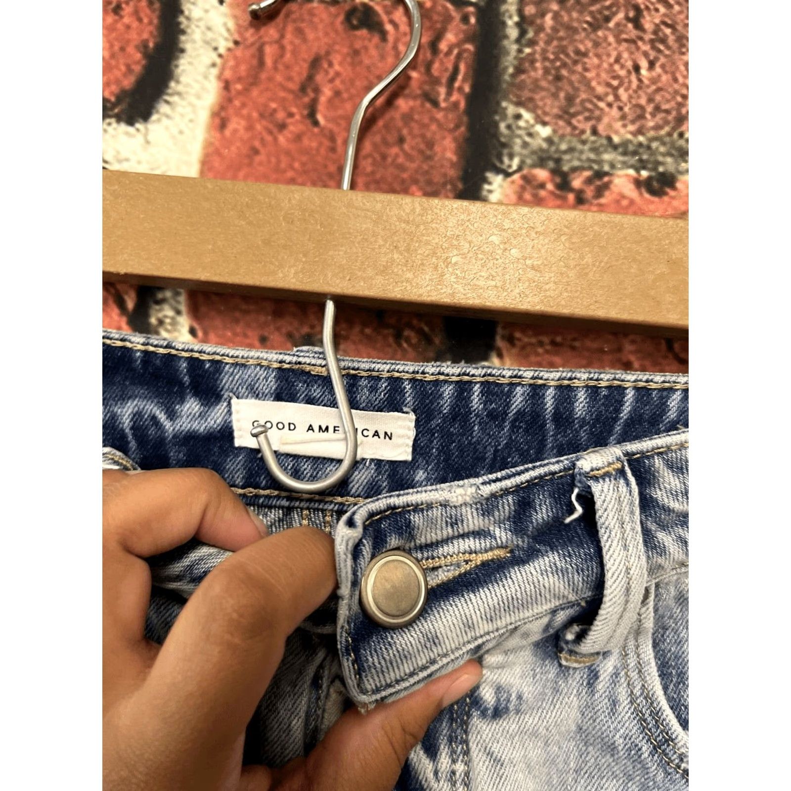 Good American Good American Shorts Women 4 Blue Denim Bombshell GBS99IT Distressed 5-Pocket Stretch Regular Size 4 Button Closure Size 27" / US 4 / IT 40 - 2 Thumbnail