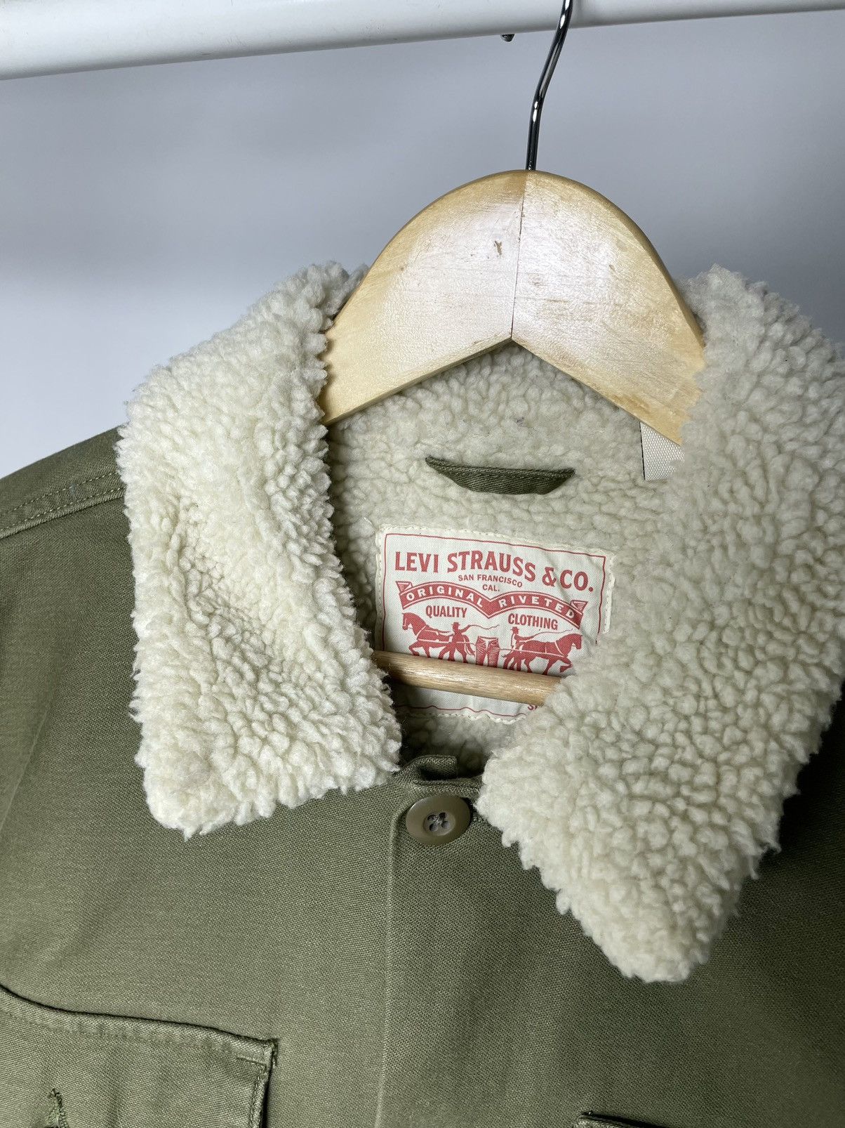 Levi's Levis Green 🥦 Size S Sherpa Jacket with Fur Military Style Size US S / EU 44-46 / 1 - 7 Thumbnail