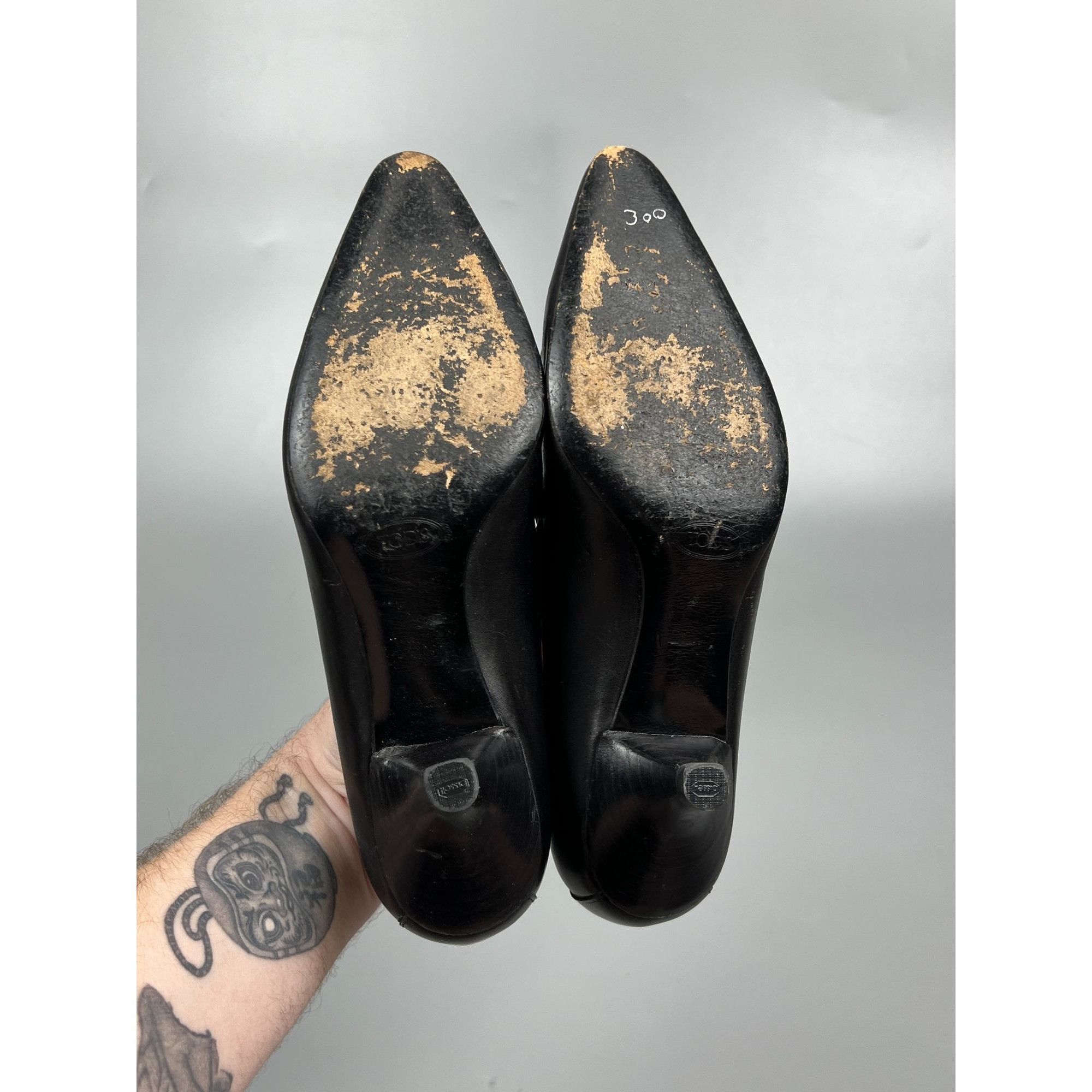 Tod's Tod’s Pointed Toe Kitten Heel Leather Pumps (Y01030) Size US 6 / IT 36 - 7 Thumbnail