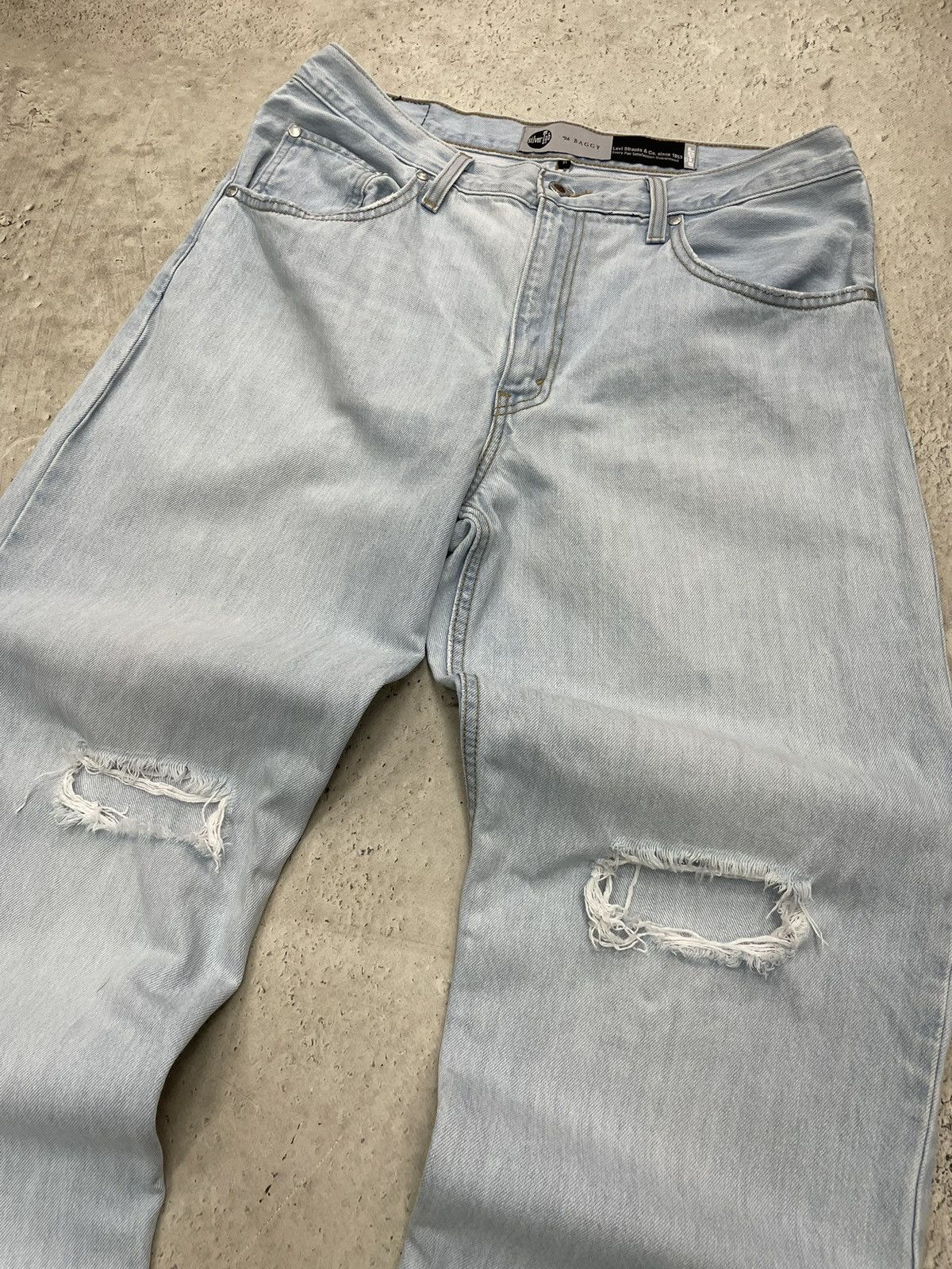 Levi's Vintage Clothing Rare Levis Vintage baggy silver Tab distressed jeans pants Size US 31 - 13 Thumbnail