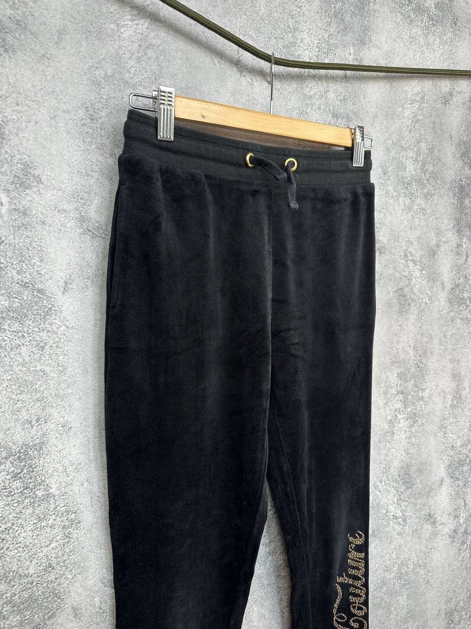 Juicy Couture Juicy Couture Velour Track Pants Y2K Rhinestone Logo Joggers Size 27" / US 4 / IT 40 - 3 Thumbnail