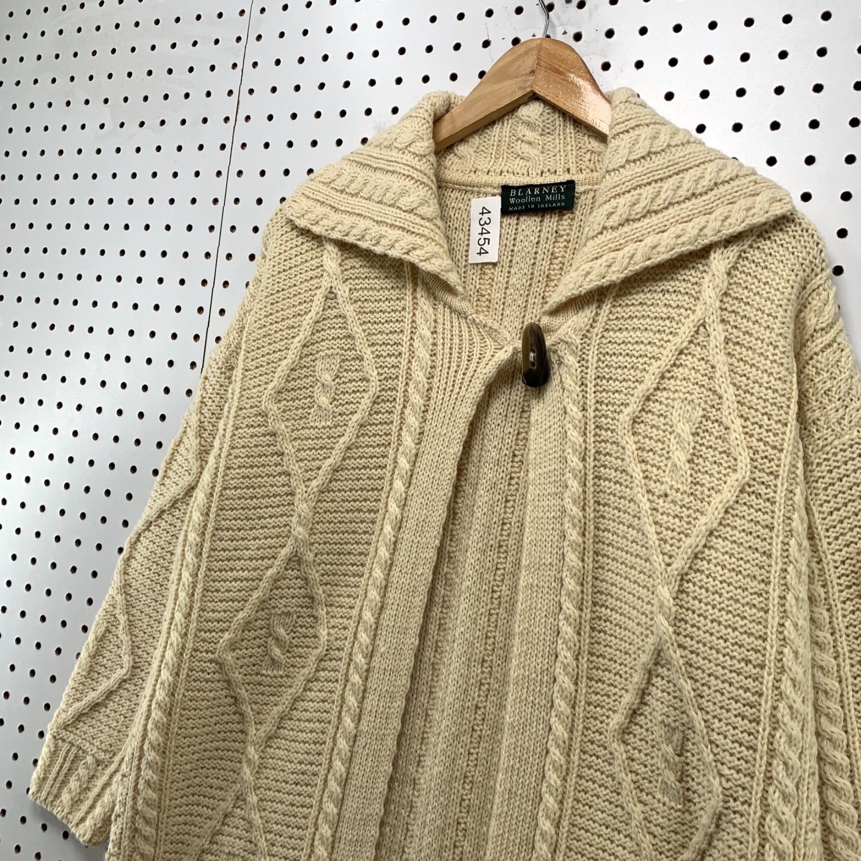 Vintage Blarney Woollen Mills Long Cardigan Sweater Womens Small Beige Wool Cable Knit Size S / US 4 / IT 40 - 3 Thumbnail