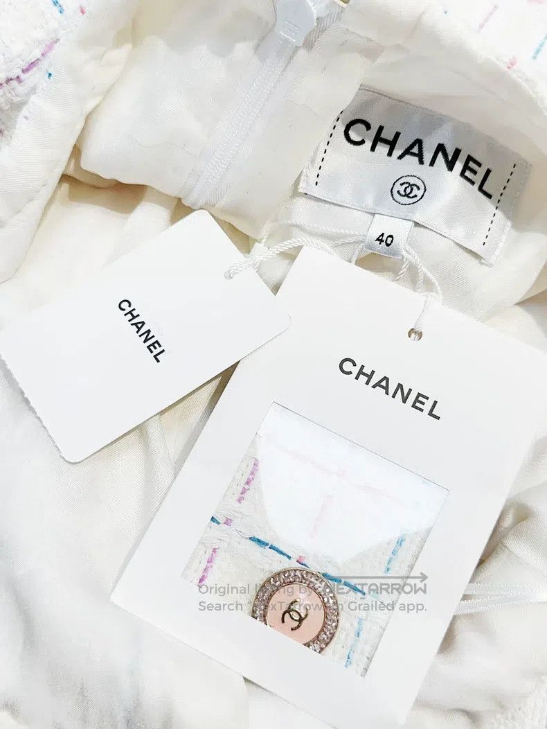 Chanel Chanel 22S white colour plaid front short back long strap Size S / US 4 / IT 40 - 5 Thumbnail