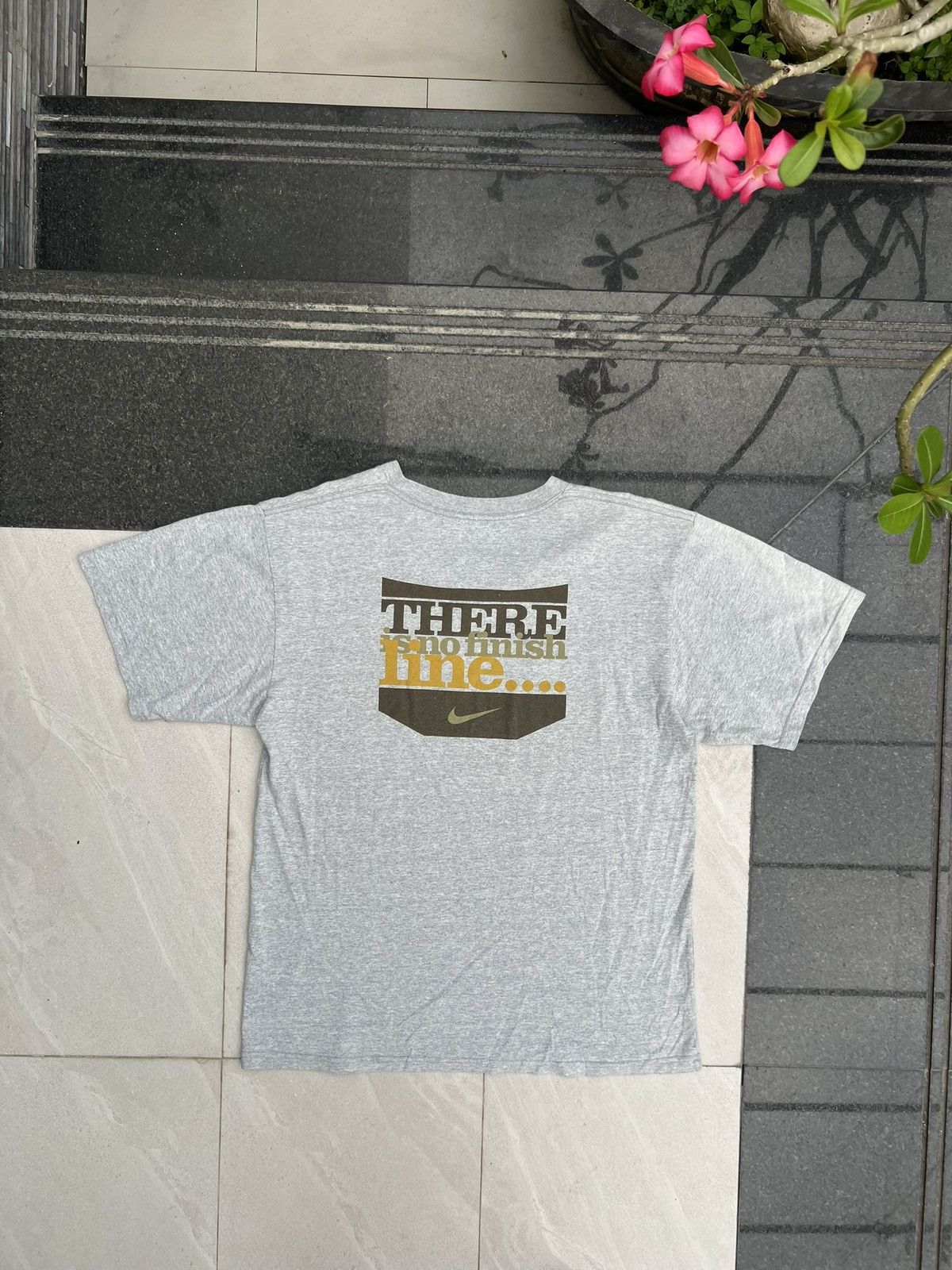 Nike 90s Nike Athletic Vintage Y2K Oversized Retro Tee T-Shirt Size US M / EU 48-50 / 2 - 1 Thumbnail
