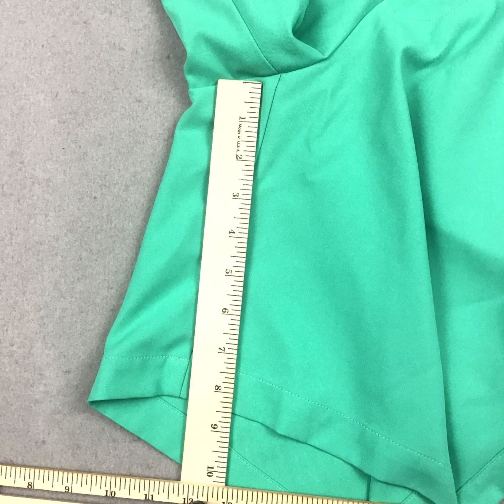 Peter Millar Peter Millar Shorts Men 34 Green Solid Pockets Chino Flat Front Golf Wicking Size US 34 / EU 50 - 6 Thumbnail