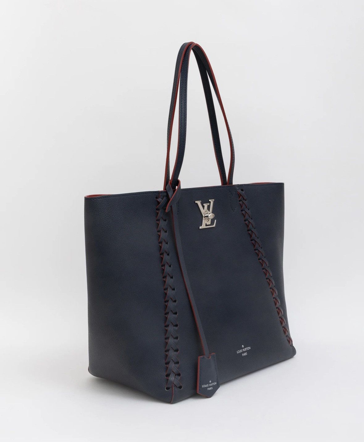 Louis Vuitton LV Microchip ✅ Certificate ✅ LV Lock Me Tote✨ Made in France Size ONE SIZE - 2 Thumbnail