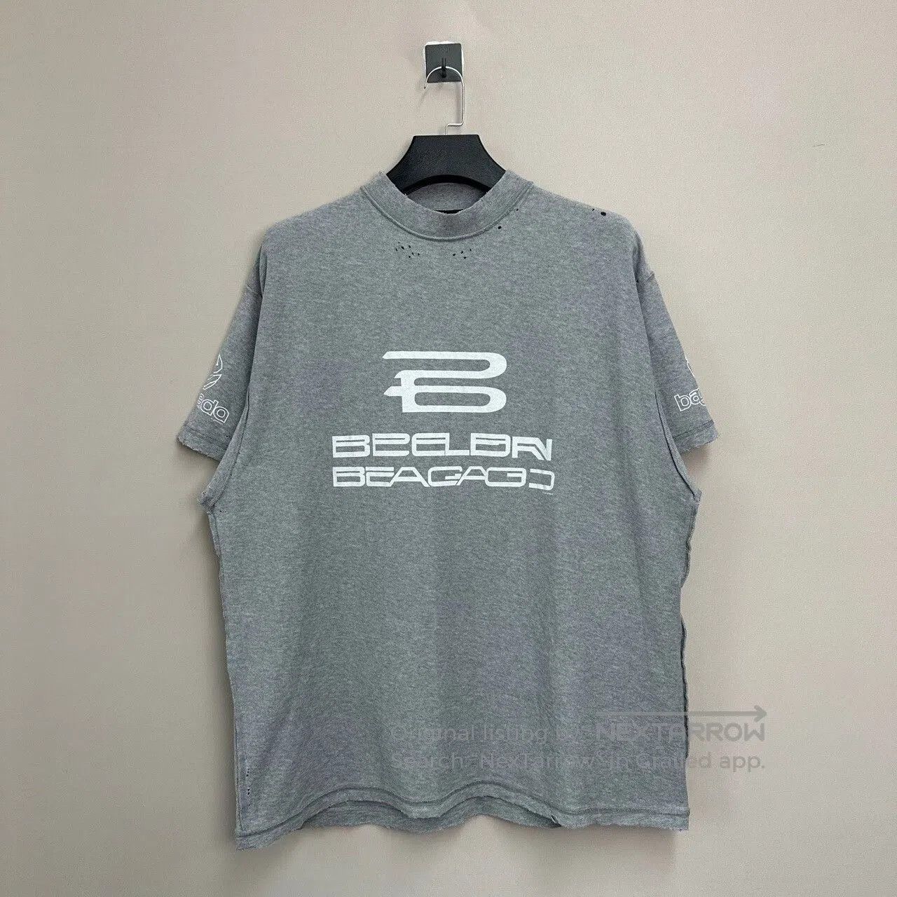 Balenciaga balenciaga gray short sleeve t. Size US L / EU 52-54 / 3 - 1 Thumbnail