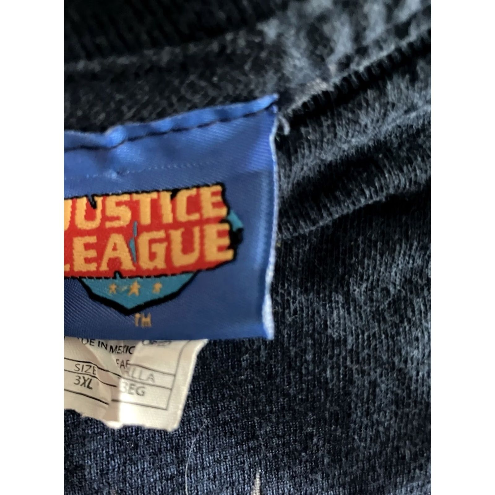 Vintage Vintage Justice League Shirt Mens 3XL Black DC Comics Superman Batman Flash Tee Size US XXL / EU 58 / 5 - 3 Thumbnail