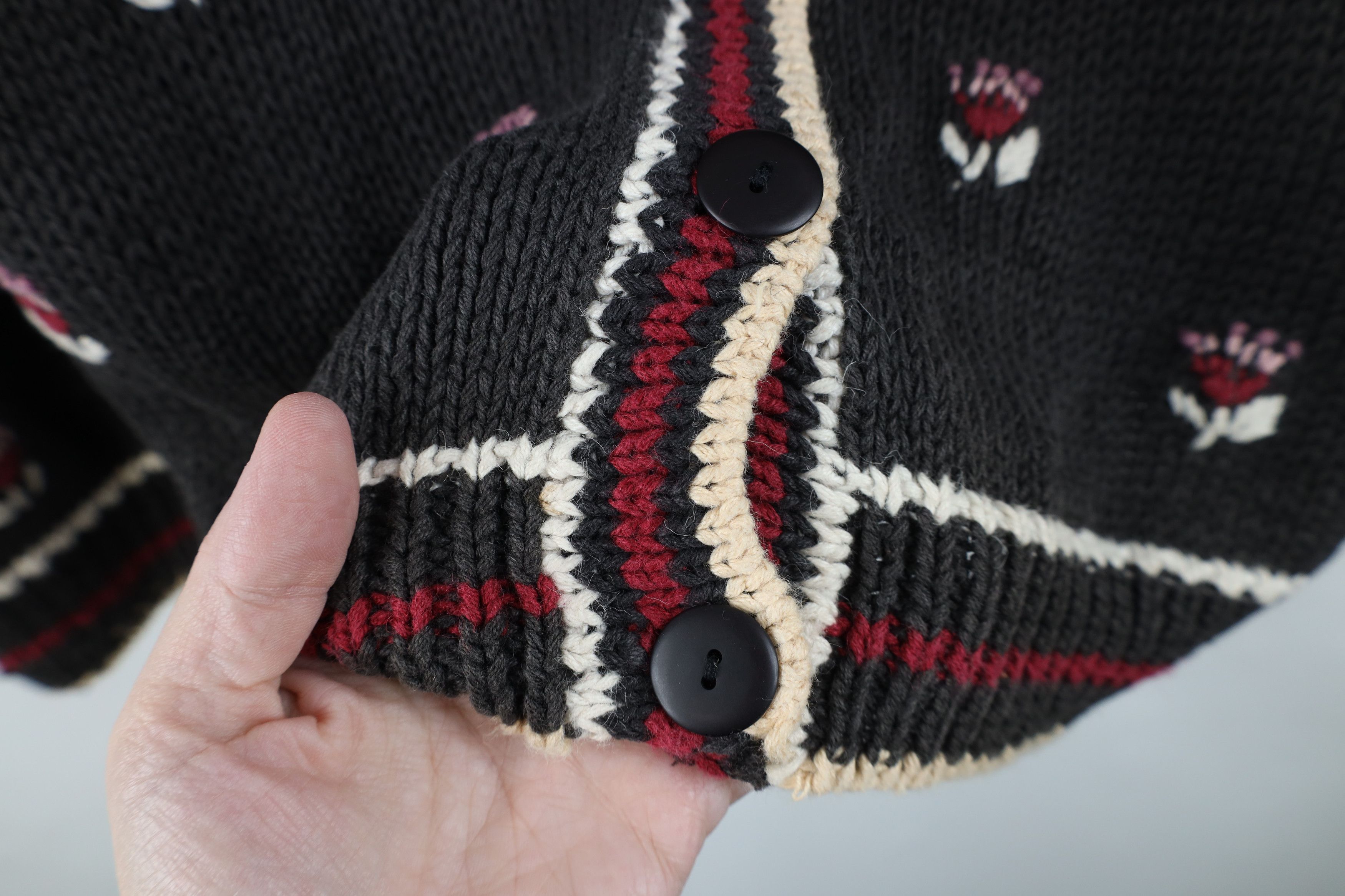 Vintage Vintage 90s Embroidered Flower Fair Isle Cardigan Sweater Size M / US 6-8 / IT 42-44 - 5 Thumbnail