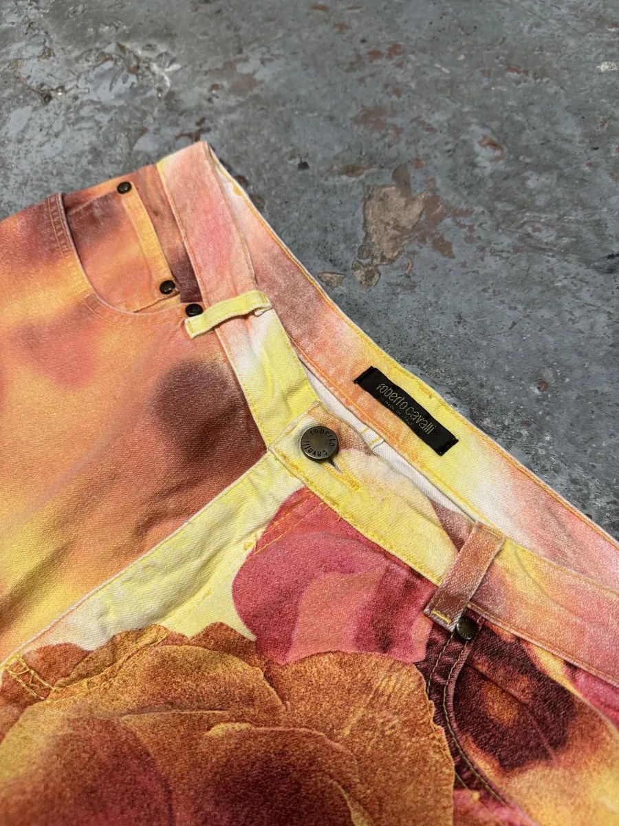 Roberto Cavalli 2000s Roberto Cavalli Flowers Spectrum Summer Pants Size US 32 / EU 48 - 8 Thumbnail