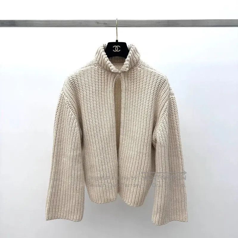 Loewe Loewe Cozy Beige Cashmere Cardigan . Size XS / US 0-2 / IT 36-38 - 1 Thumbnail