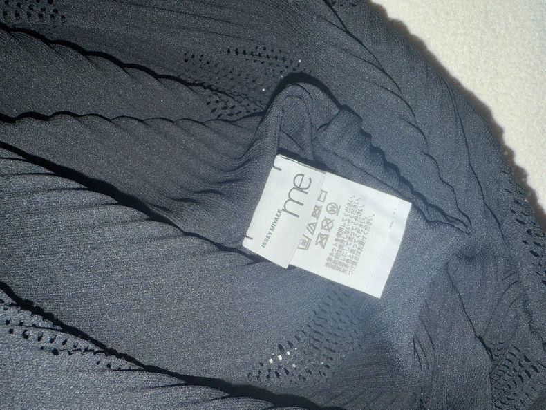 Issey Miyake Issey Miyake Black cutout top Size M / US 6-8 / IT 42-44 - 2 Thumbnail