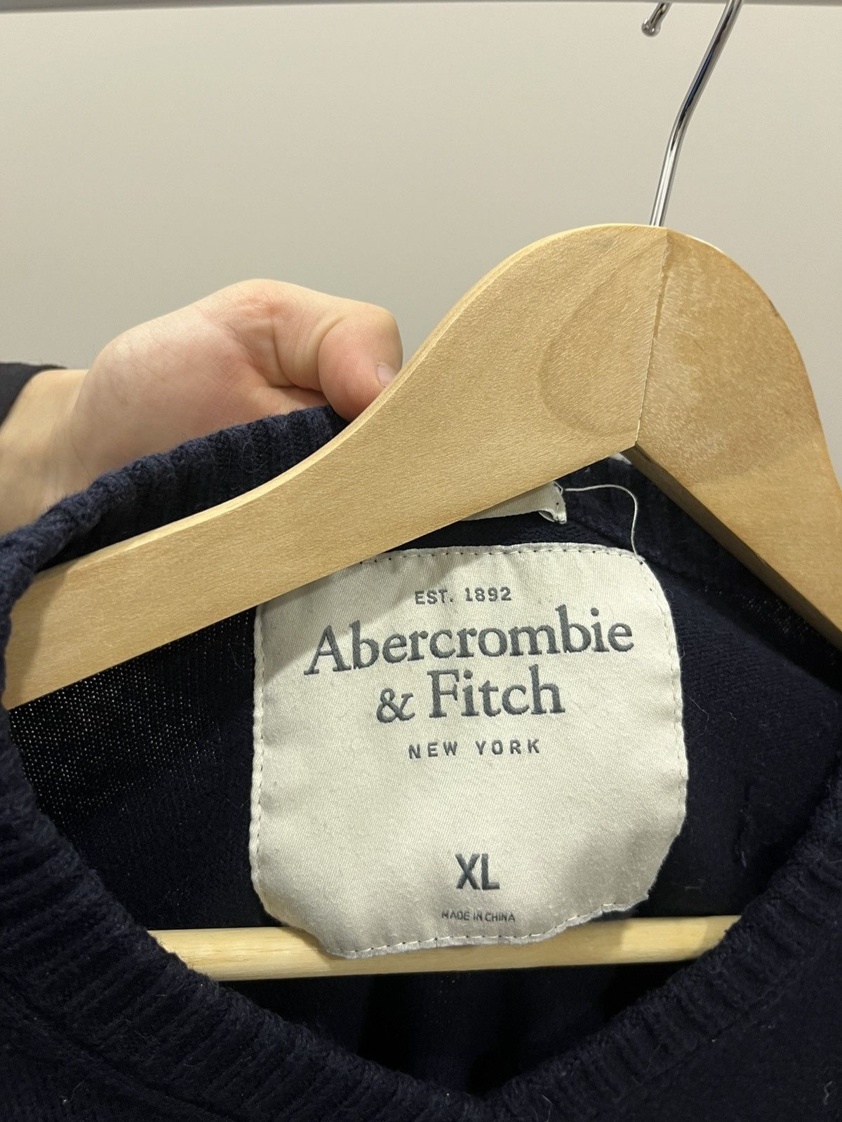 Abercrombie & Fitch Abercrombie and Fitch Sweater V-Neck Size US XL / EU 56 / 4 - 5 Thumbnail