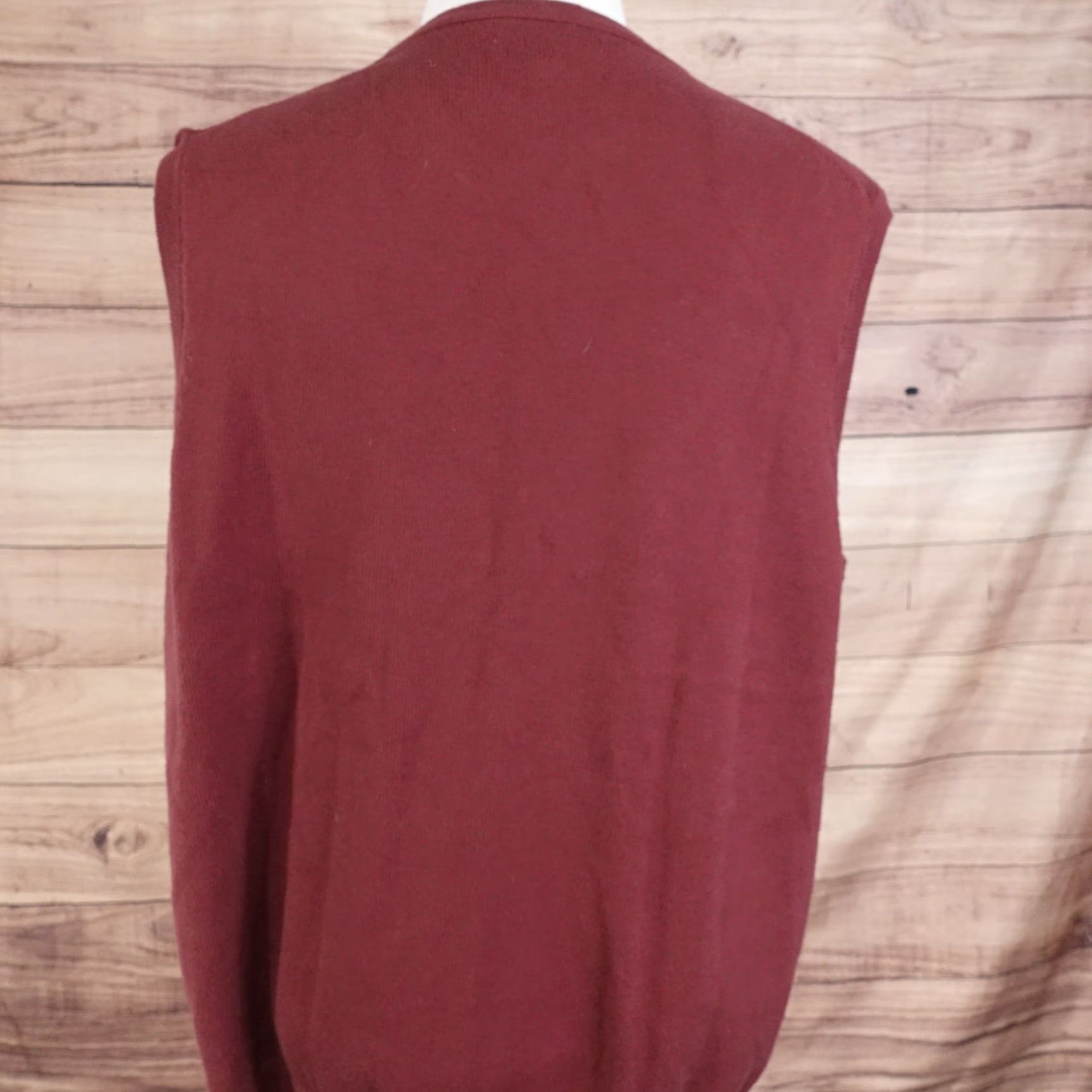 CO Duluth Trading Co V-Neck Sleeveless Sweater Vest Mens Large Red Cotton Nylons Casual 2020s Size US L / EU 52-54 / 3 - 3 Thumbnail