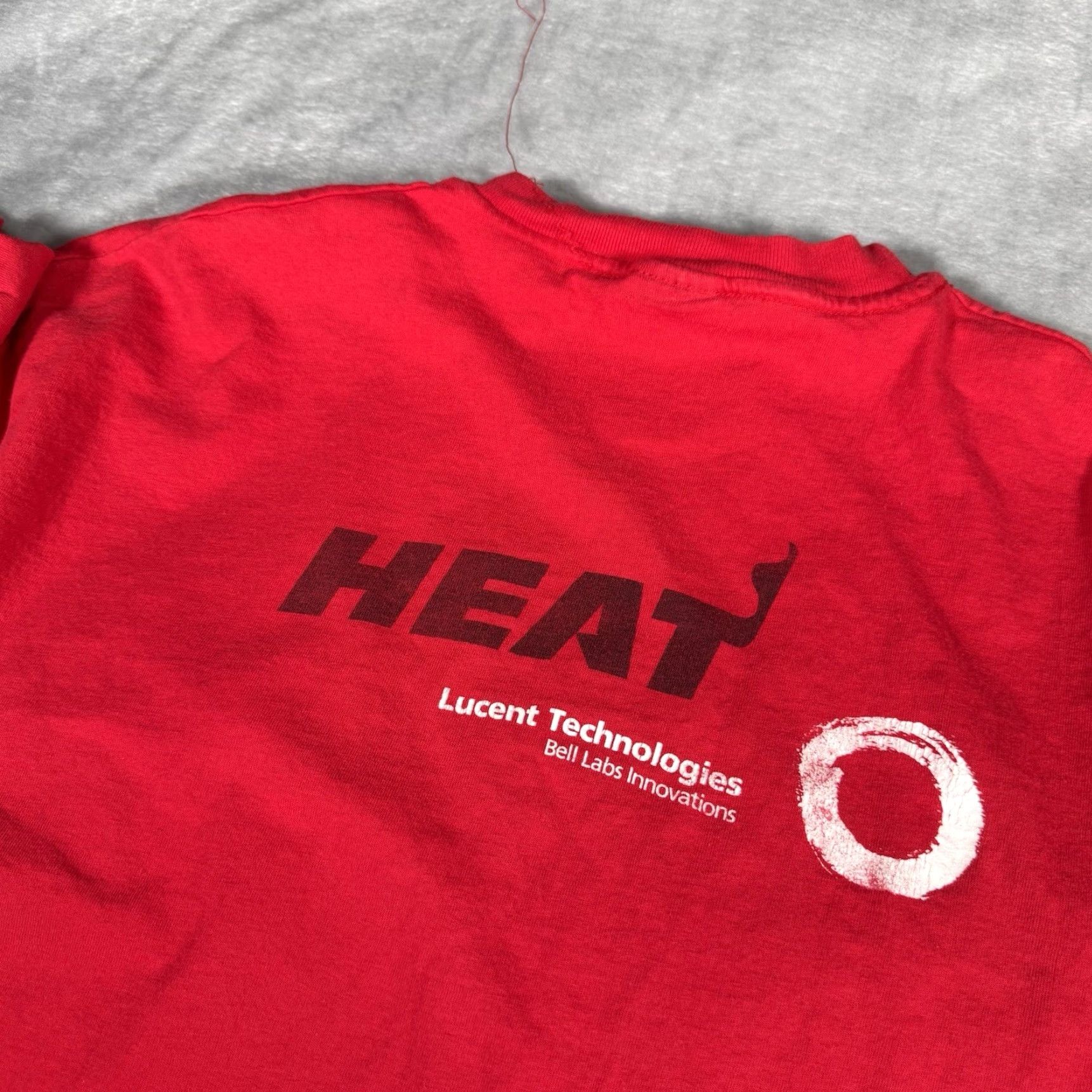 Vintage VINTAGE Miami Heat T Shirt Mens XL Red 90s 1999 Graphic Print Crew Neck Short Sleeve Cotton Logo Fade Size US XL / EU 56 / 4 - 6 Thumbnail