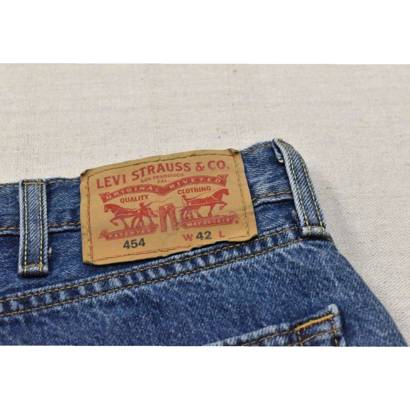 Levi's Levi's 454 Men's Big & Tall Relaxed Fit Denim Jean Shorts Casual Bermuda Medium Wash 42 Adult Mens Blue Bag Size US 42 / EU 58 - 8 Thumbnail
