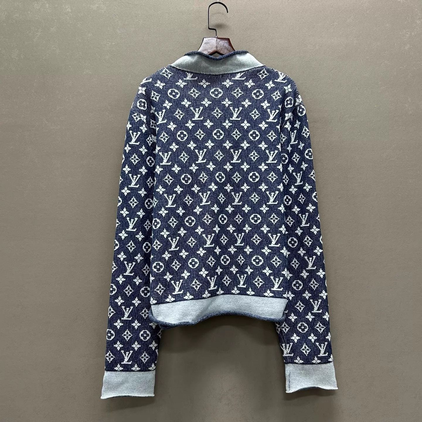 Louis Vuitton LV Chain Monogram Wool Sweater L New With Tags Size L / US 10 / IT 46 - 2 Thumbnail