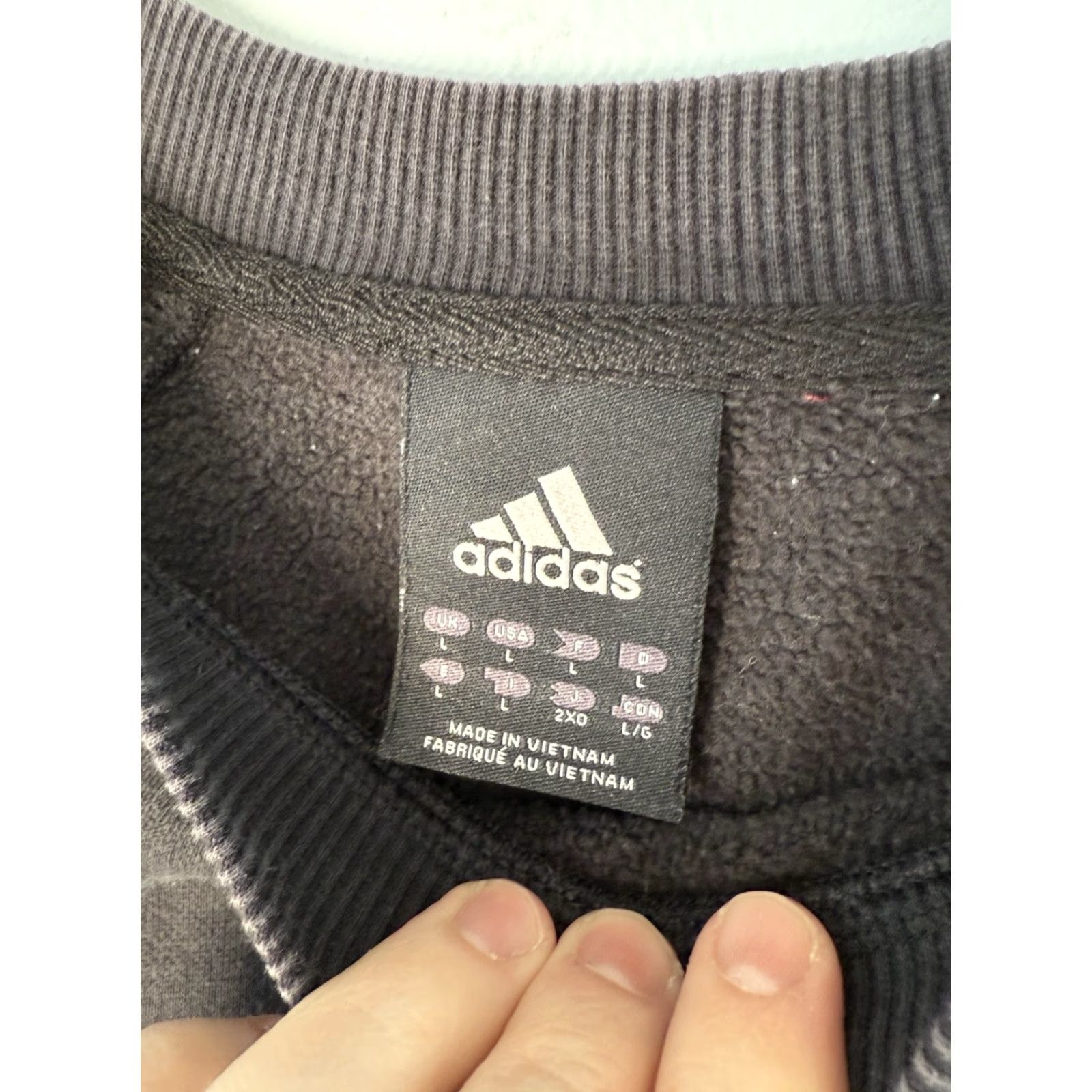 Adidas VINTAGE adidas Sweatshirt Mens L Pullover Crew Neck Black White Logo Sports 90s/2000s Mens Size US L / EU 52-54 / 3 - 3 Thumbnail
