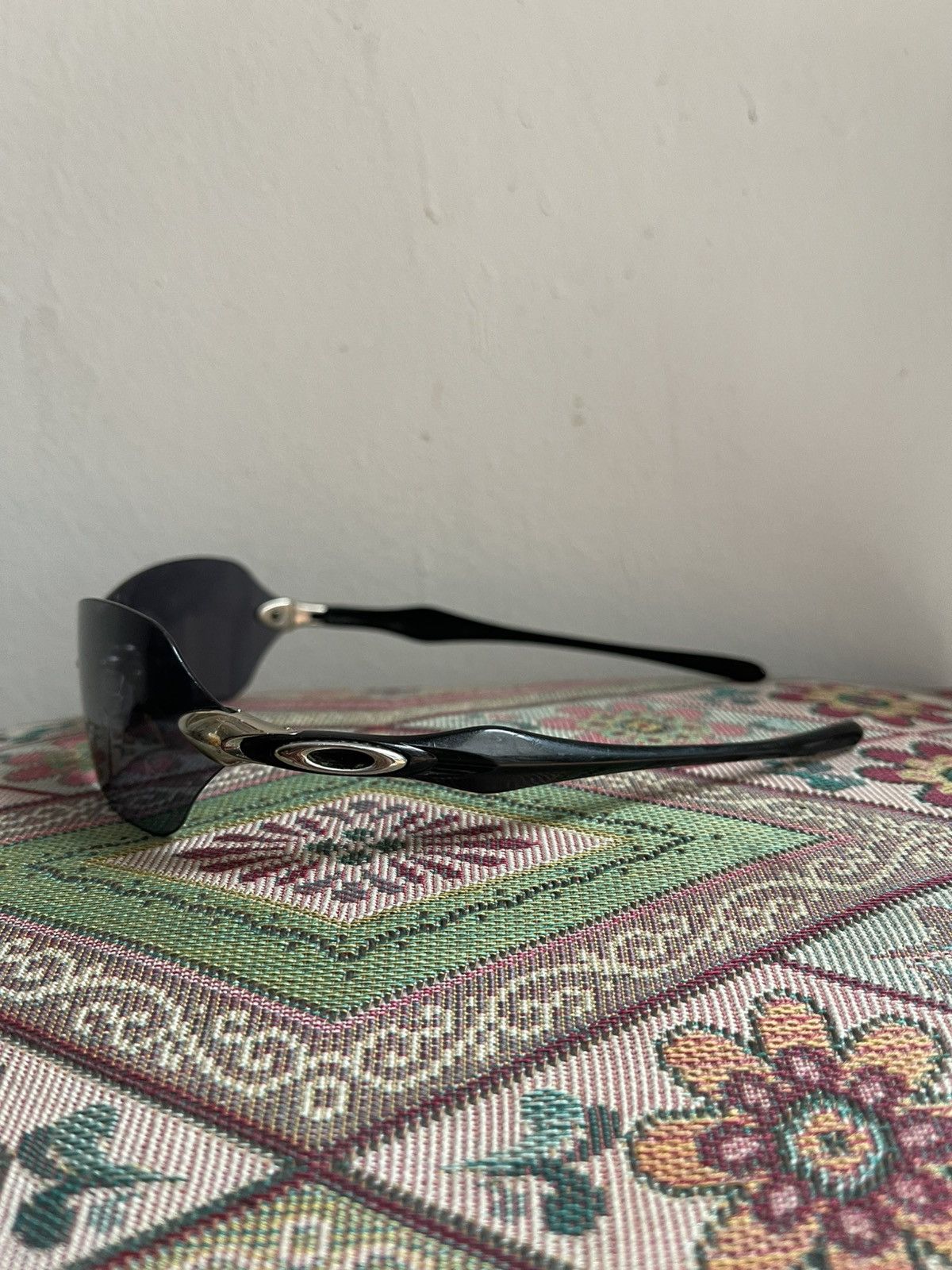 Oakley Vintage Oakley Dartboard Rimless Shield Sunglasses 2000 y2k Size ONE SIZE - 3 Thumbnail