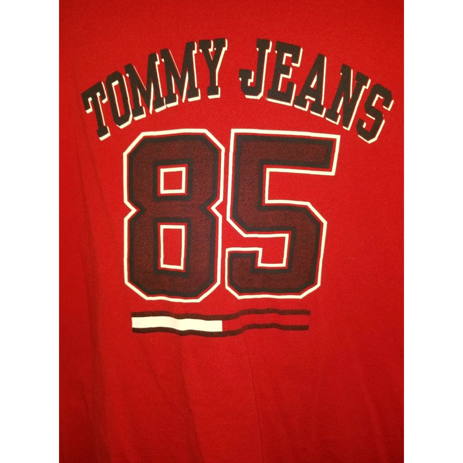 Tommy Hilfiger VINTAGE 90s Tommy Hilfiger Graphic Tee Mens Large Red Short Sleeve Size US L / EU 52-54 / 3 - 2 Thumbnail