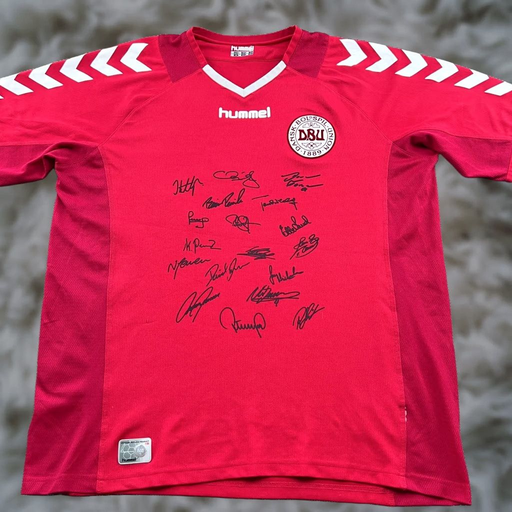 Hummel Hummel Red Denmark 2003 2004 Home Football Jersey Mens 2XL Adult Shirt DBU Red Size US XXL / EU 58 / 5 - 1 Thumbnail