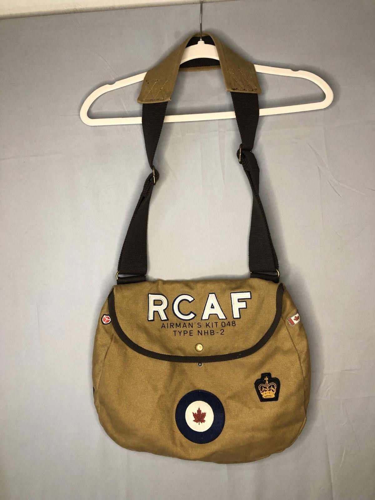 Red Bull Red Canoe Crossbody Shoulder Nag Royal Canadian Air Force Size ONE SIZE - 1 Thumbnail