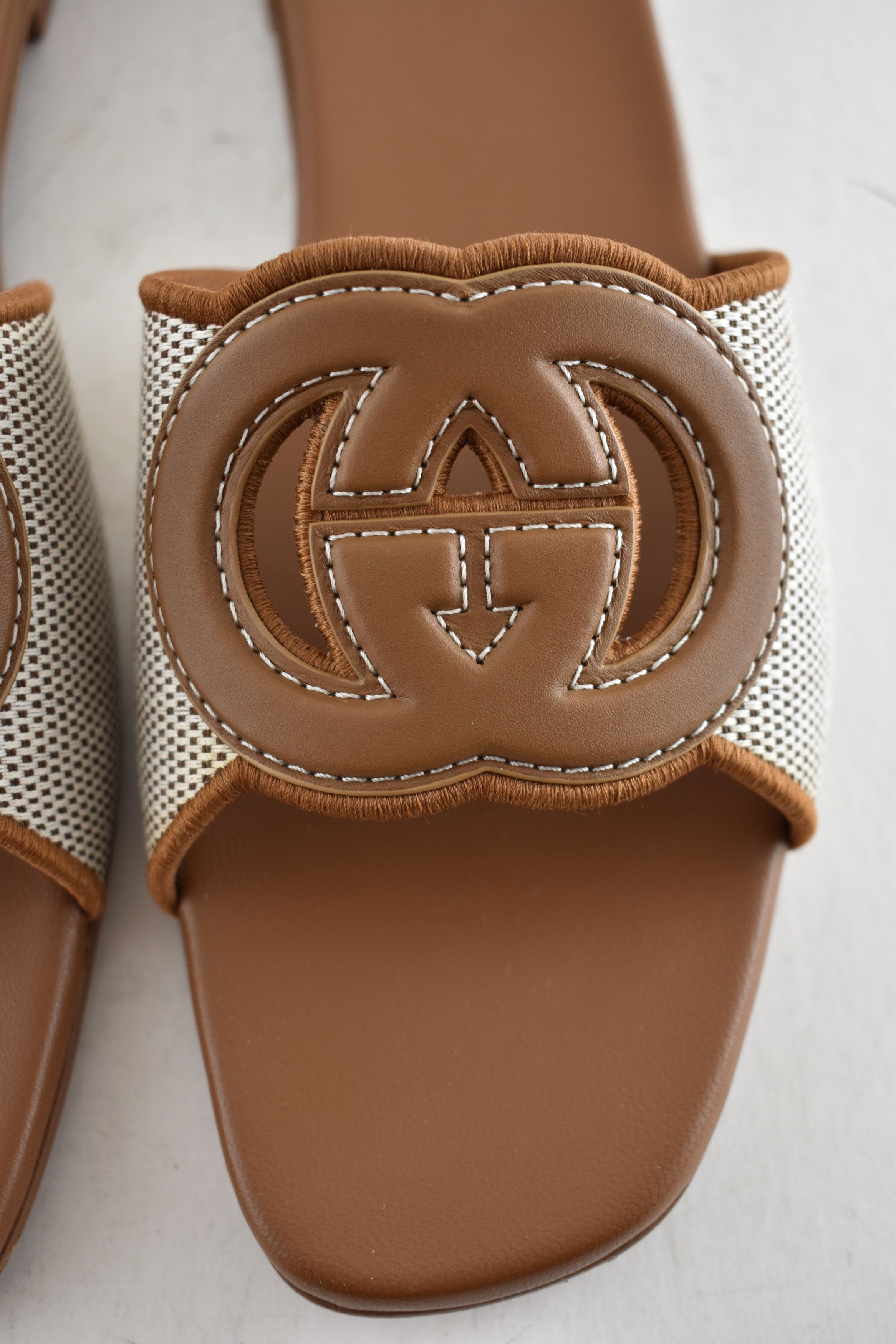 Gucci Gucci GG Interlocking Logo Brown Flat Slide Sandal 42 Size US 12 / IT 42 - 11 Thumbnail