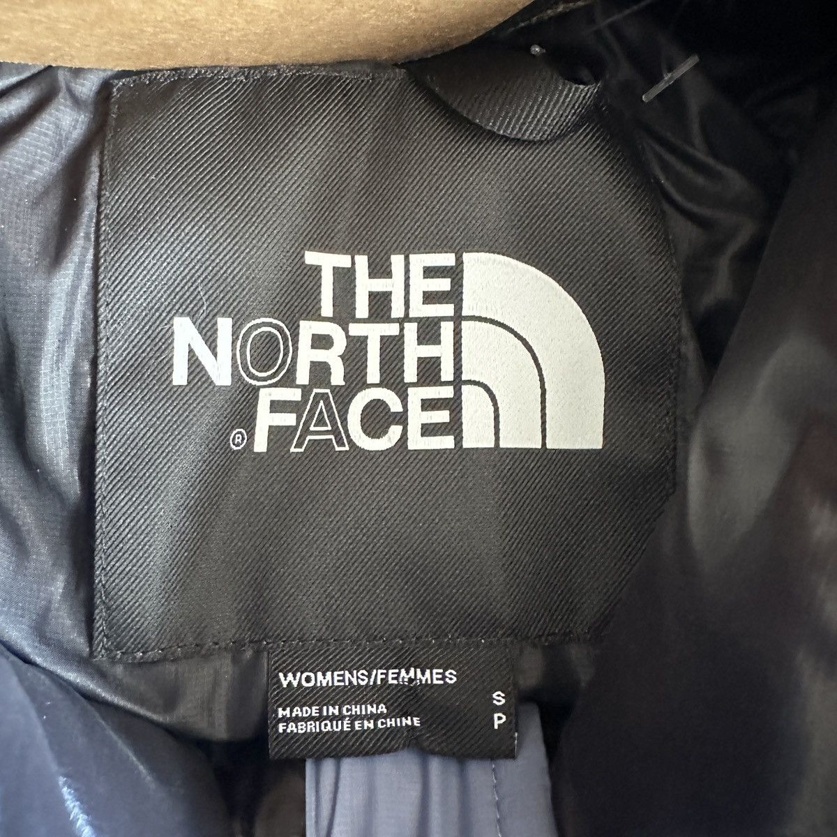 The North Face north face nuptse blue black cropped puffer jacket small Size S / US 4 / IT 40 - 4 Thumbnail