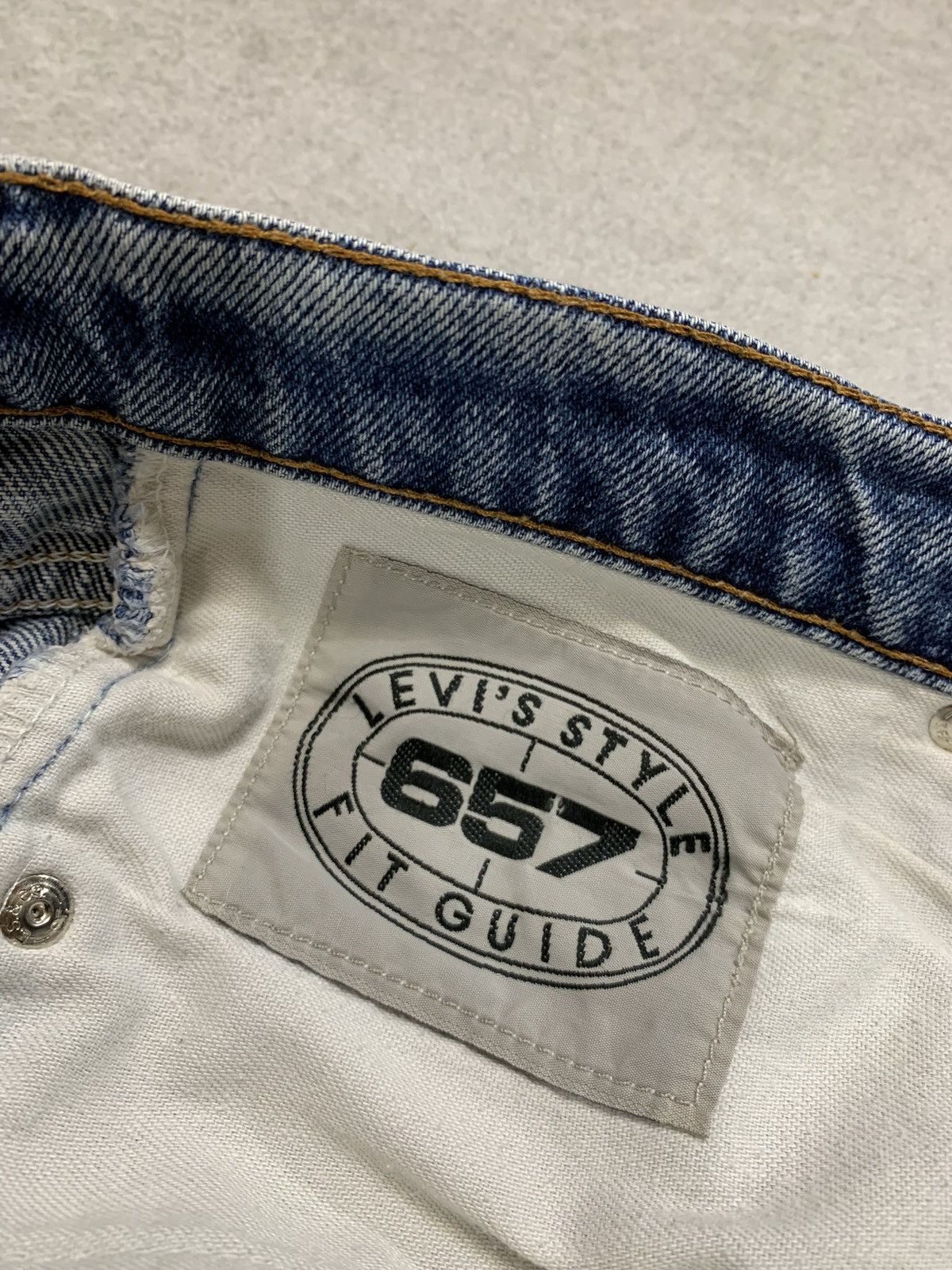 Levi's Vintage Clothing 90s Vintage Rare Levi Leather tag Orange tab Denim jeans Size US 28 / EU 44 - 8 Thumbnail