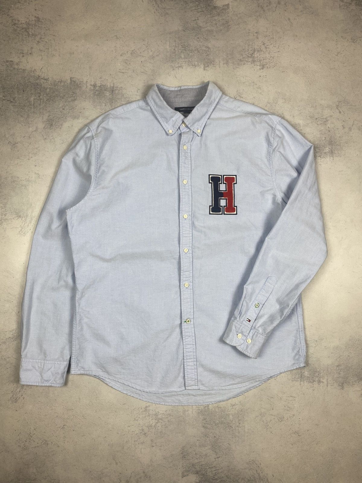 Tommy Hilfiger Tommy Hilfiger Big Logo Designer Button Up Shirt mens size L Size US XL / EU 56 / 4 - 2 Thumbnail