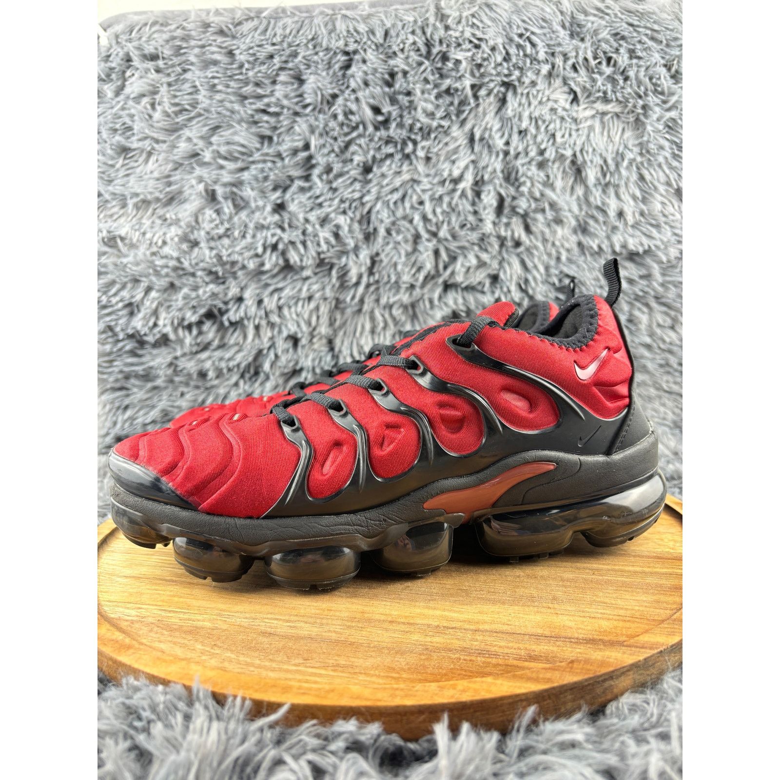 Nike Nike Air Vapormax Plus University Red Black Mens Size 8.5 Size US 8.5 / EU 41-42 - 2 Thumbnail